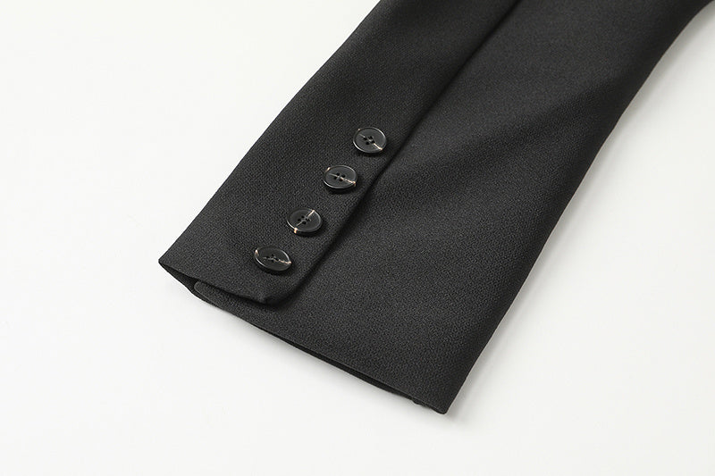 Button-stitched check suit